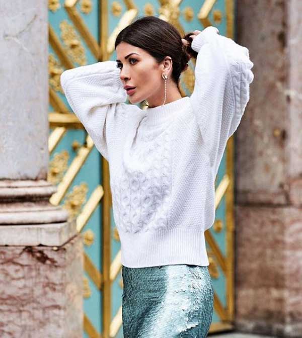 Pull à la mode sur la robe