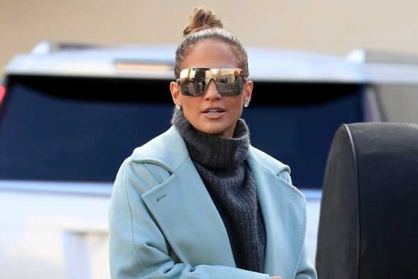 Jennifer Lopez style trois looks 2026