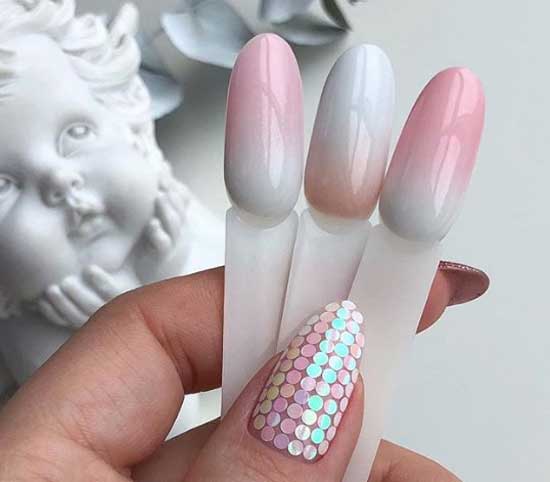 Kamifubuki doré sur les ongles