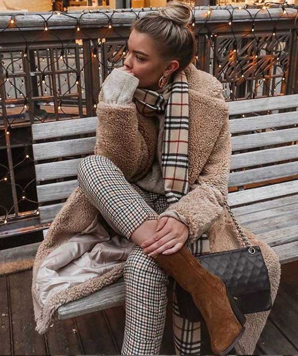 Construire un look à la mode avec du marron dans les vêtements