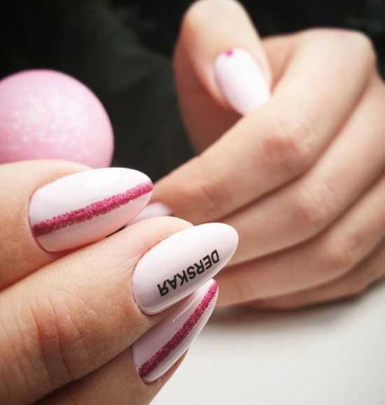 Le lettrage sur les ongles est effronté