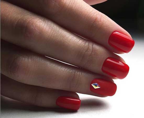 Décor de forme géométrique en manucure et design 2026