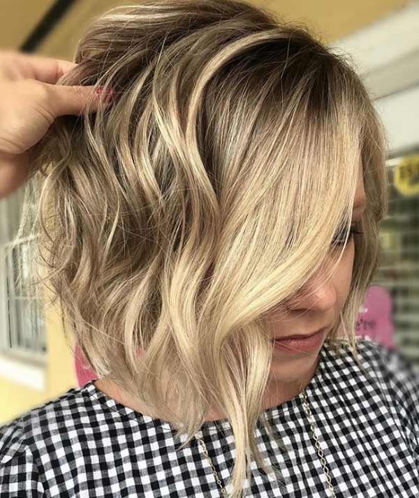 Coupe de cheveux moyenne après 40 ans
