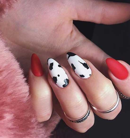 Imprimé vache manucure de couleur rouge