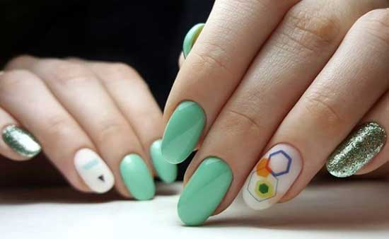 Manucure couleur menthe avec motifs 2025-2026
