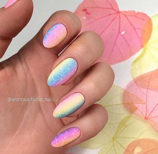 Dégradé vertical en couleurs pastel manucure 2019-1010