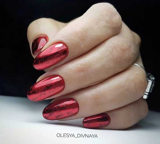 Ongles tendance 2025-2026 feuille déchirable rouge