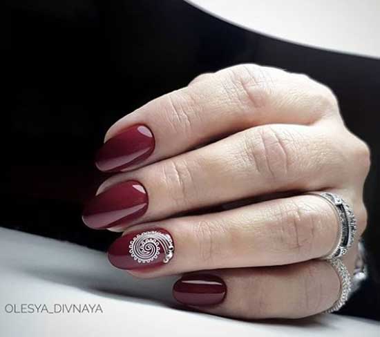 Ongles tendance 2025-2026 avec un seul accent d'ongle