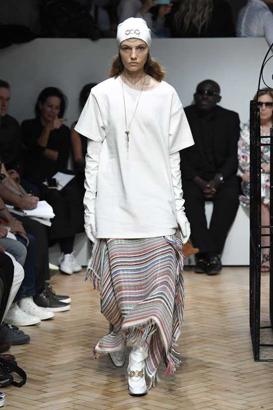 Prêt-à-porter2025-2026 nœuds avec une jupe longue au sol