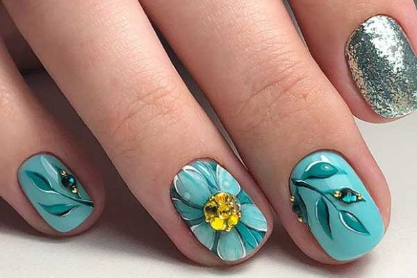 Beaux dessins d'ongles 2026 avec un décor différent