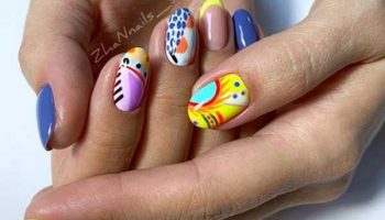 Manucure lumineuse en vacances