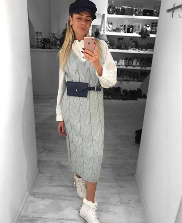 Chemise blanche avec robe d'été en tricot