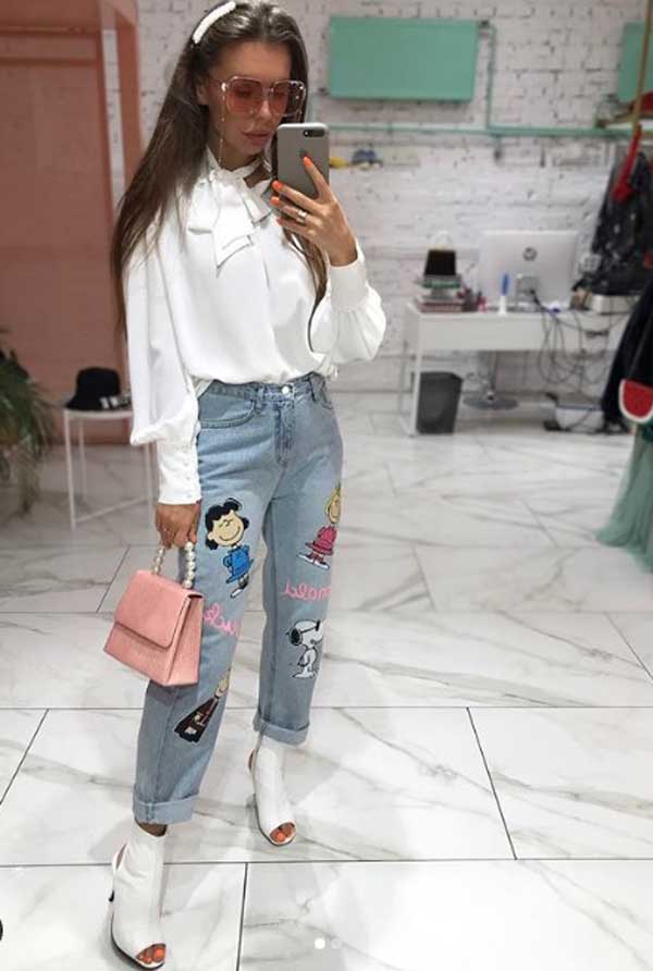 Chemise blanche avec un jean