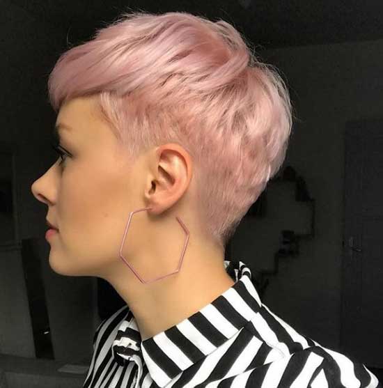 Lutin aux cheveux roses