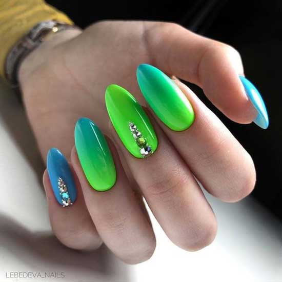 Dégradé acide sur les ongles