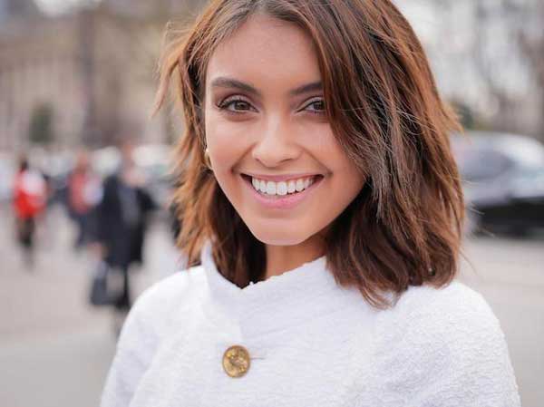 Brunette - coupe de cheveux sans frange