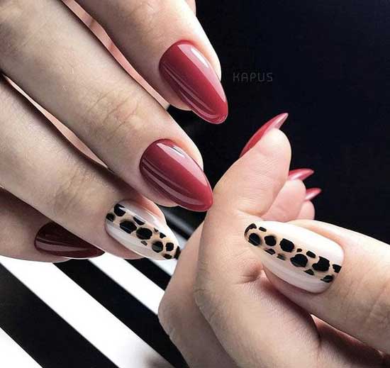 Photo d'ongles dans les tons à la mode de l'été 2026