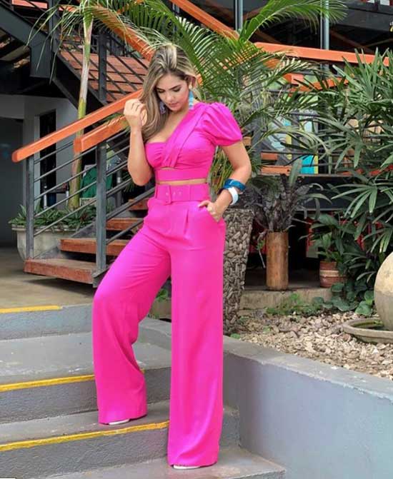 Top asymétrique avec pantalon assorti