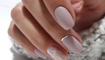 Manucure à la mode avec du papier d'aluminium 2025-2026