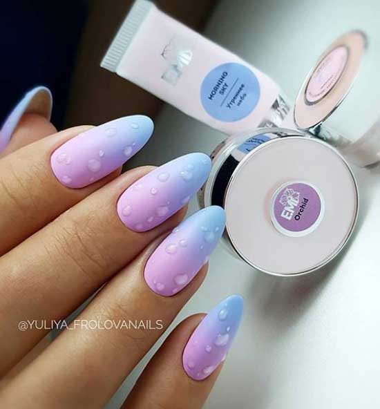 Nuances délicates de photos de manucure et tendances