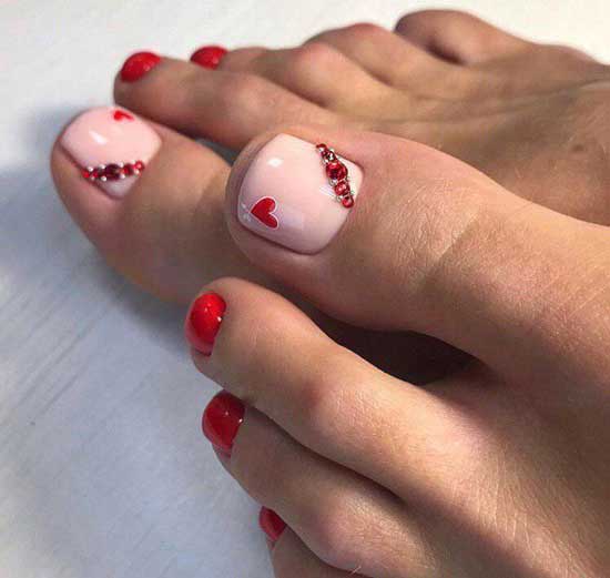 Pédicure avec un coeur