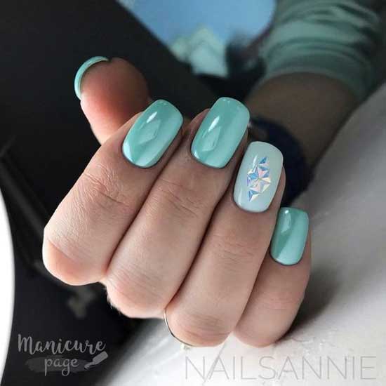 Manucure effet verre brisé 2025-2026