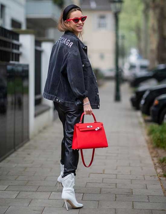 Look tendance avec une veste en jean