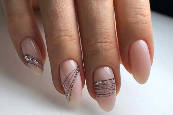 Manucure classique à la mode: photos, couleurs, design des ongles