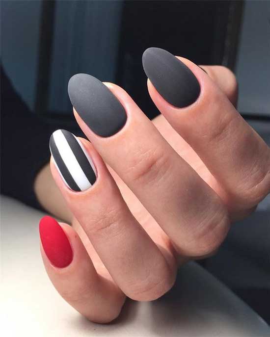 Manucure élégante grise