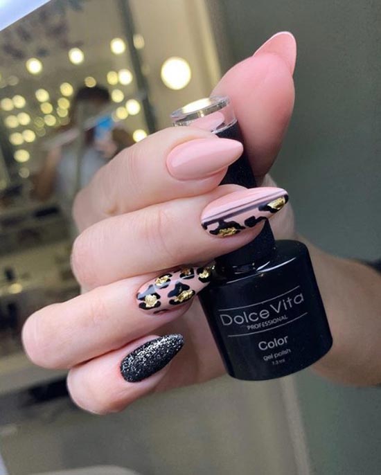 Beige avec imprimé léopard