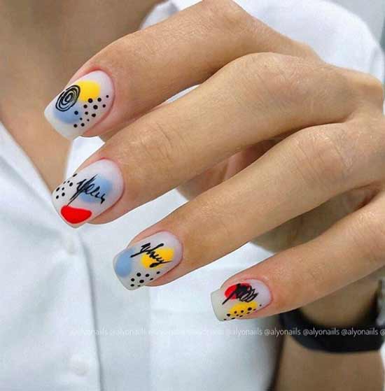 Dessins sur les ongles