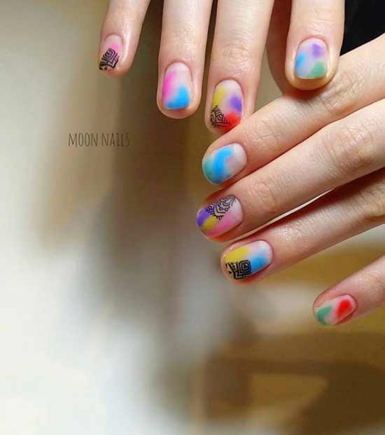 Manucure avec photo de coups de pinceau