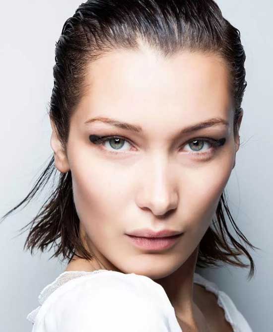 Coiffage du visage sur un carré