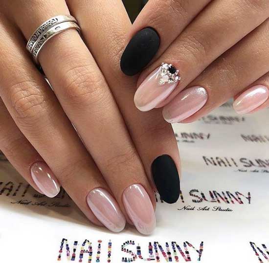Manucure du nouvel an noir et rose