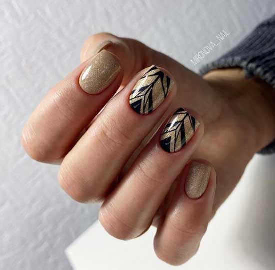 Manucure avec décor d'or