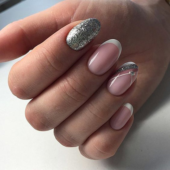 Argent combiné avec une veste blanche