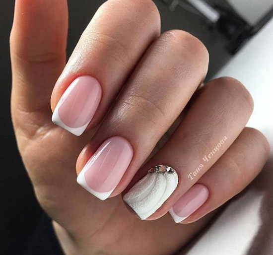 Français avec un décor blanc comme neige pour le nouvel an