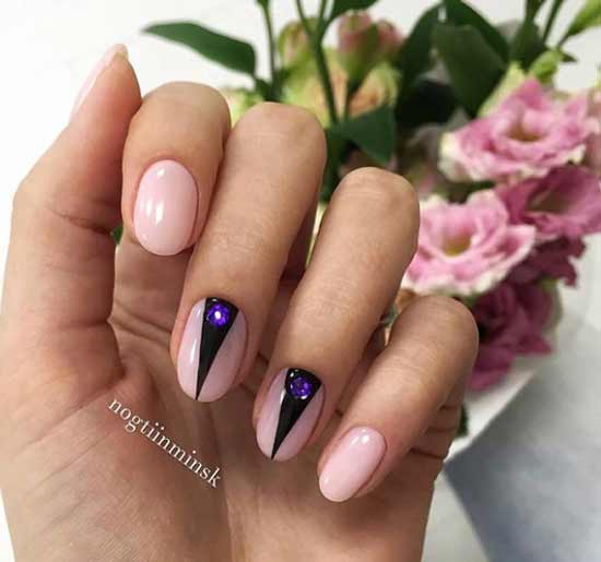 Manucure géométrique avec strass