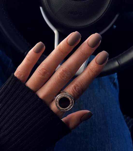 Manucure marron mat hiver