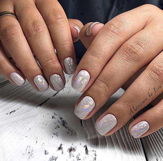 Manucure brillante d'hiver