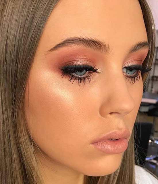 Forme et couleur des sourcils à la mode 2026