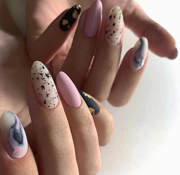 Manucure printanière multicolore 2026