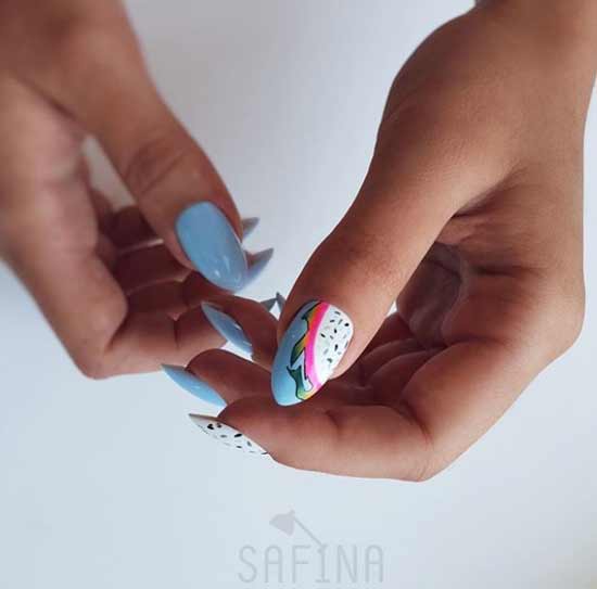 Manucure d'été dans les tons bleus