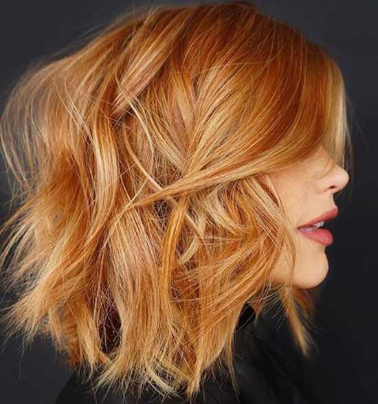 Cascade de coupe de cheveux à la mode pour cheveux mi-longs