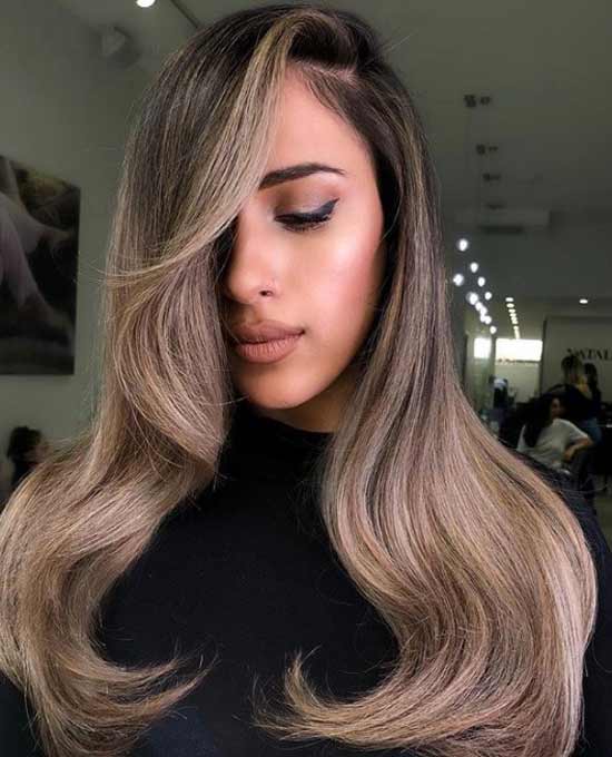 Longue cascade avec une frange