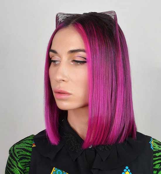 Couleur de cheveux rouge violet