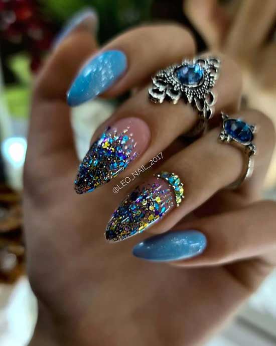 Ongles pointus bleus