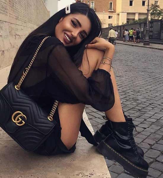 Épingles à cheveux élégantes dans le style