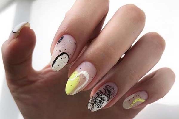 Dessins à la mode en manucure