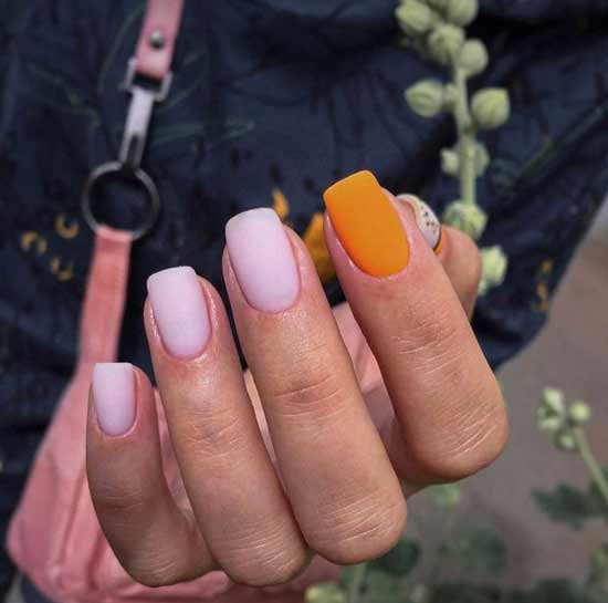 Manucure de printemps avec un accent